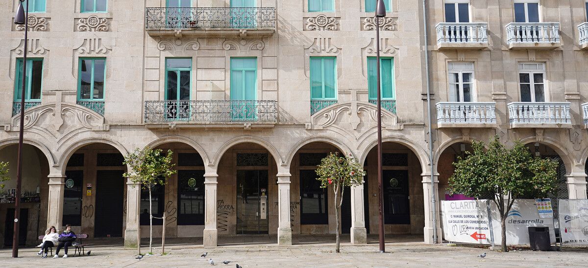 Edificio da praza da Ferrería afectado pola presenza de persoas conflitivas