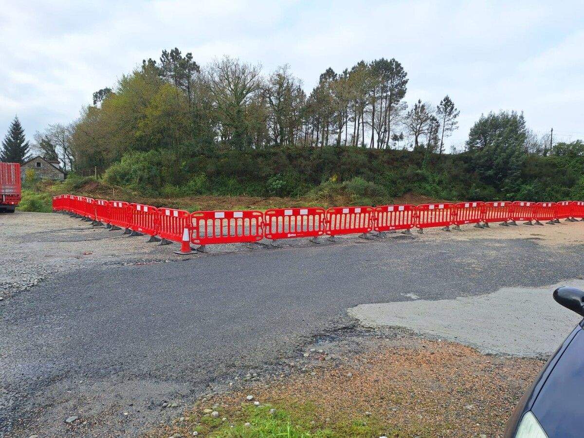 Obras para crear o punto de apoio loxístico para transporte de material ao Monte Acibal, que foron paralizadas en Barro