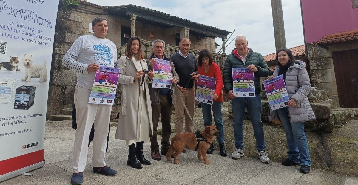 Presentación en Combarro da campaña de concienciación sobre recollida de excrementos de perros