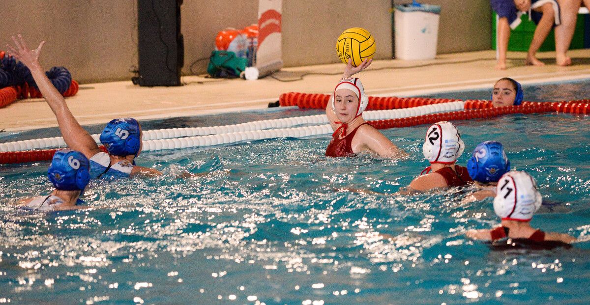 Partido de la fase por la permanencia entre el Waterpolo Pontevedra y el Alcorcón en Rías do Sur