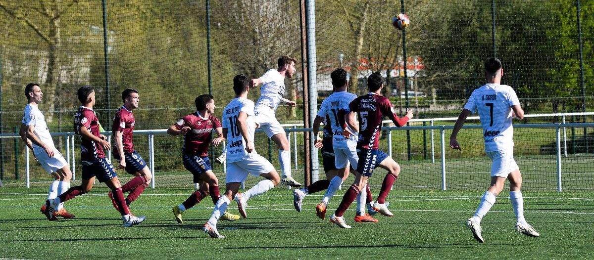 Partido entre Pontevedra B y Silva en el Manolo Barreiro