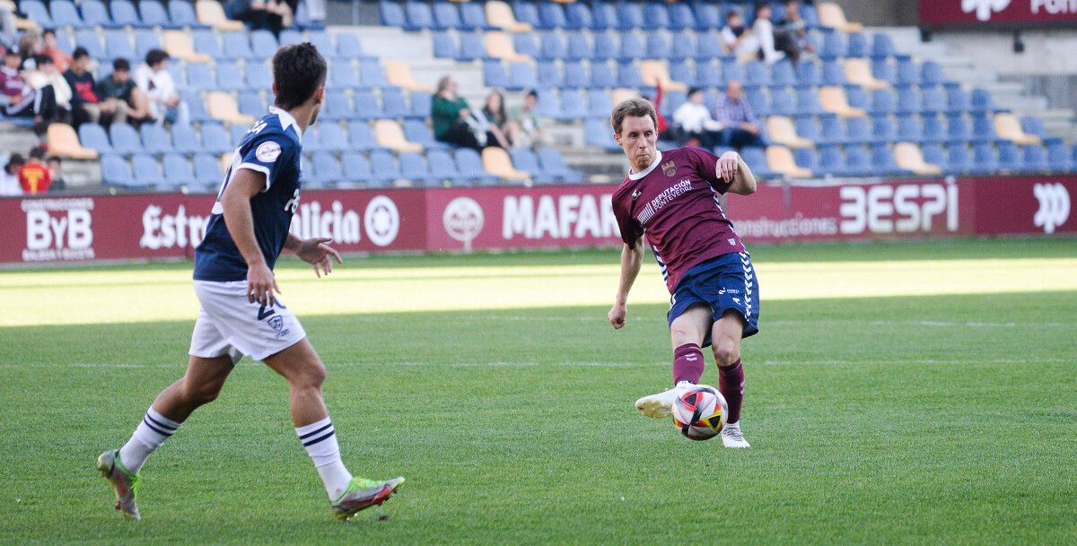 Partido de liga entre Pontevedra y Marino de Luanco en Pasarón