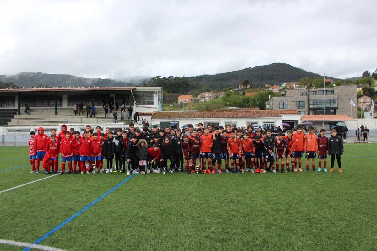 Memorial Lusquiños celebrado no campo da Seca