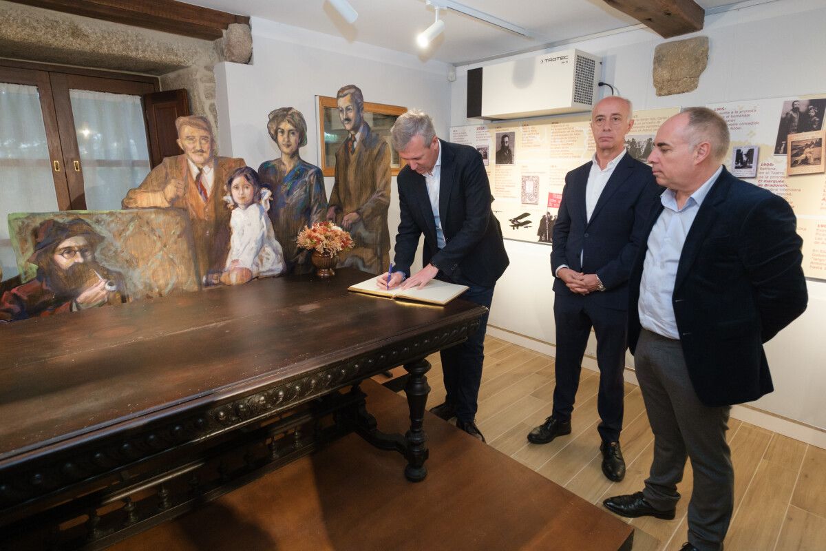 El presidente de la Xunta visitó la Casa Museo Valle Inclán