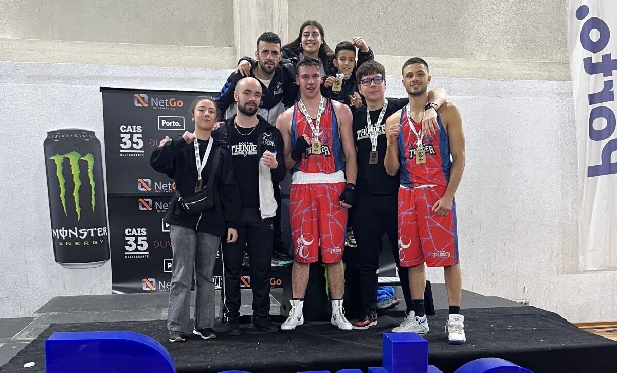 Representantes del Team Thunder de Marín en la Porto Box Cup