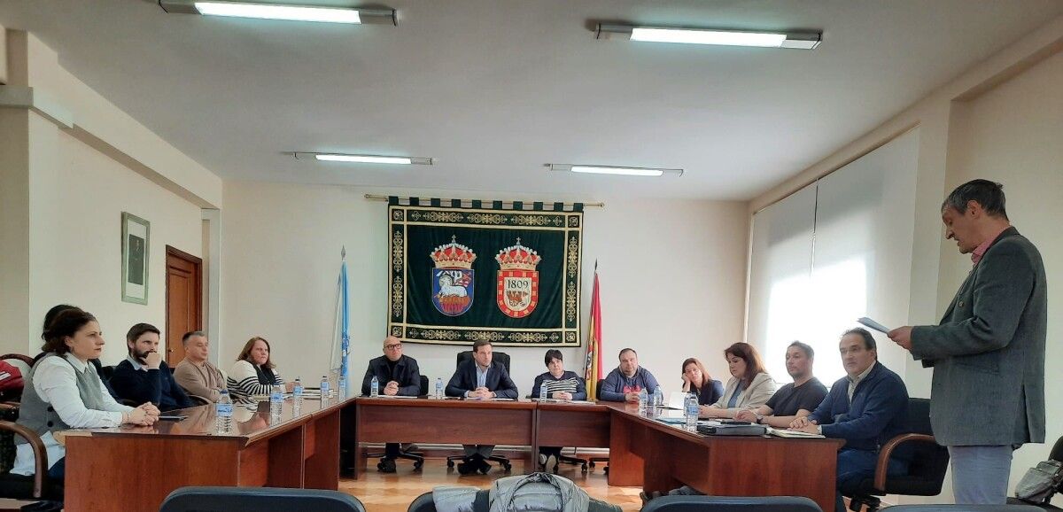 O pleno de Cerdedo-Cotobade abordou a proposta de recoñecemento e reparo persoal de Francisco Varela Garrido