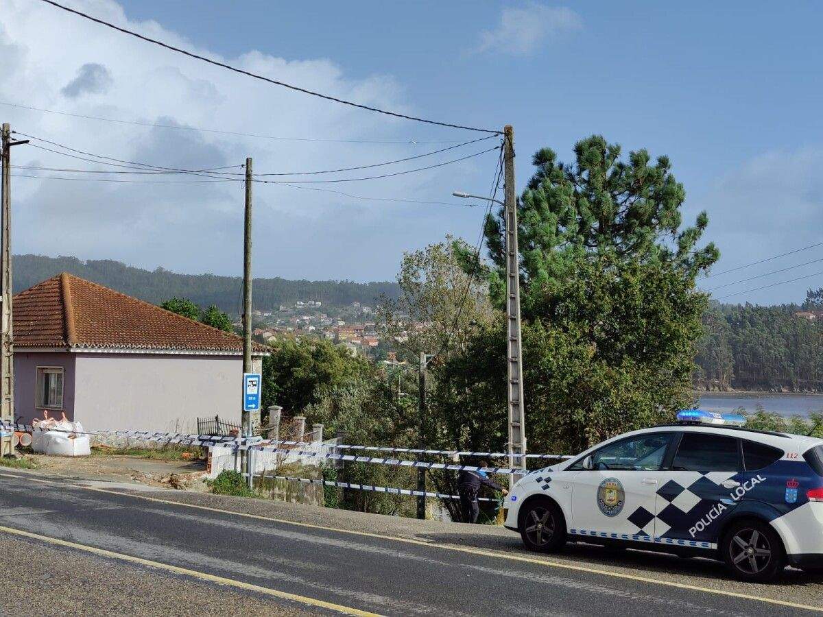 Vehículo da Policía Local de Poio