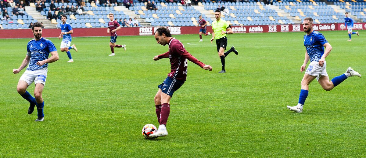 Partido de liga entre Pontevedra e Covadonga en Pasarón