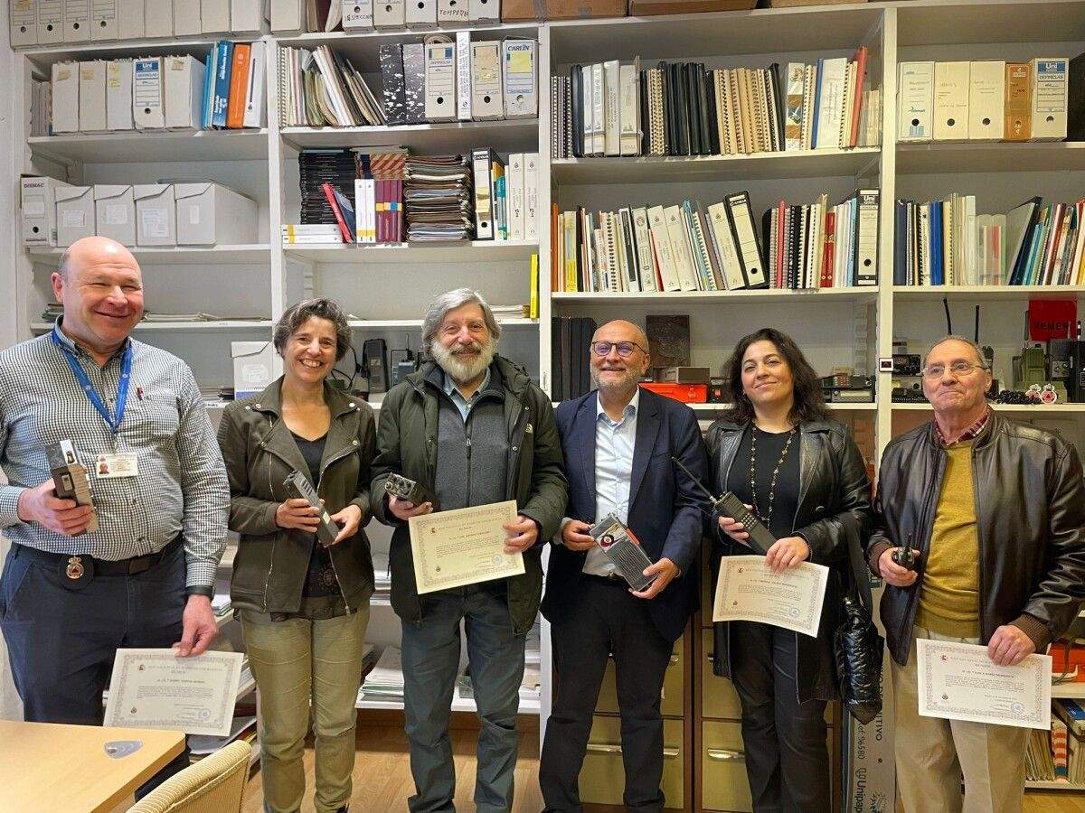Reconocimiento del subdelegado a cuatro voluntarios de la Red Nacional de Radio de Emergencias (REMER) 