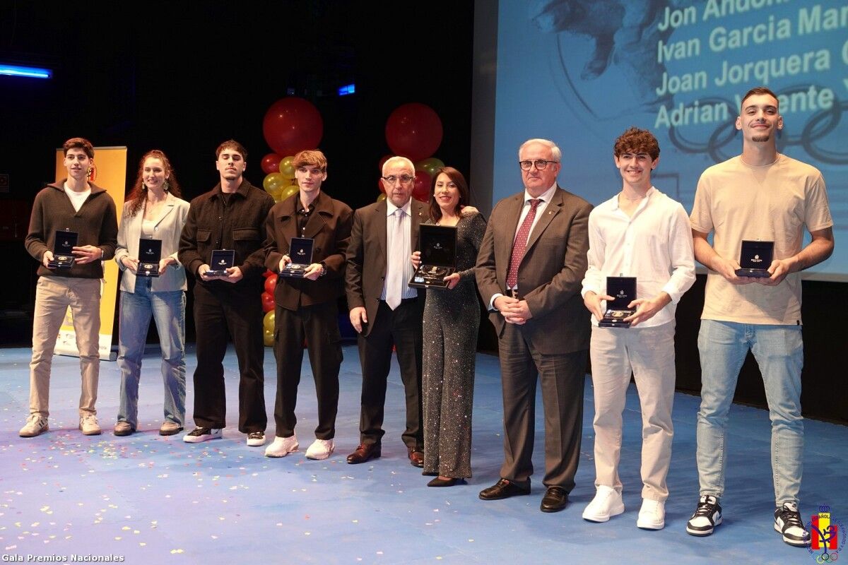 Iván García (dereita) na Gala de Premios Nacionais da Real Federación Española de Taekwondo 