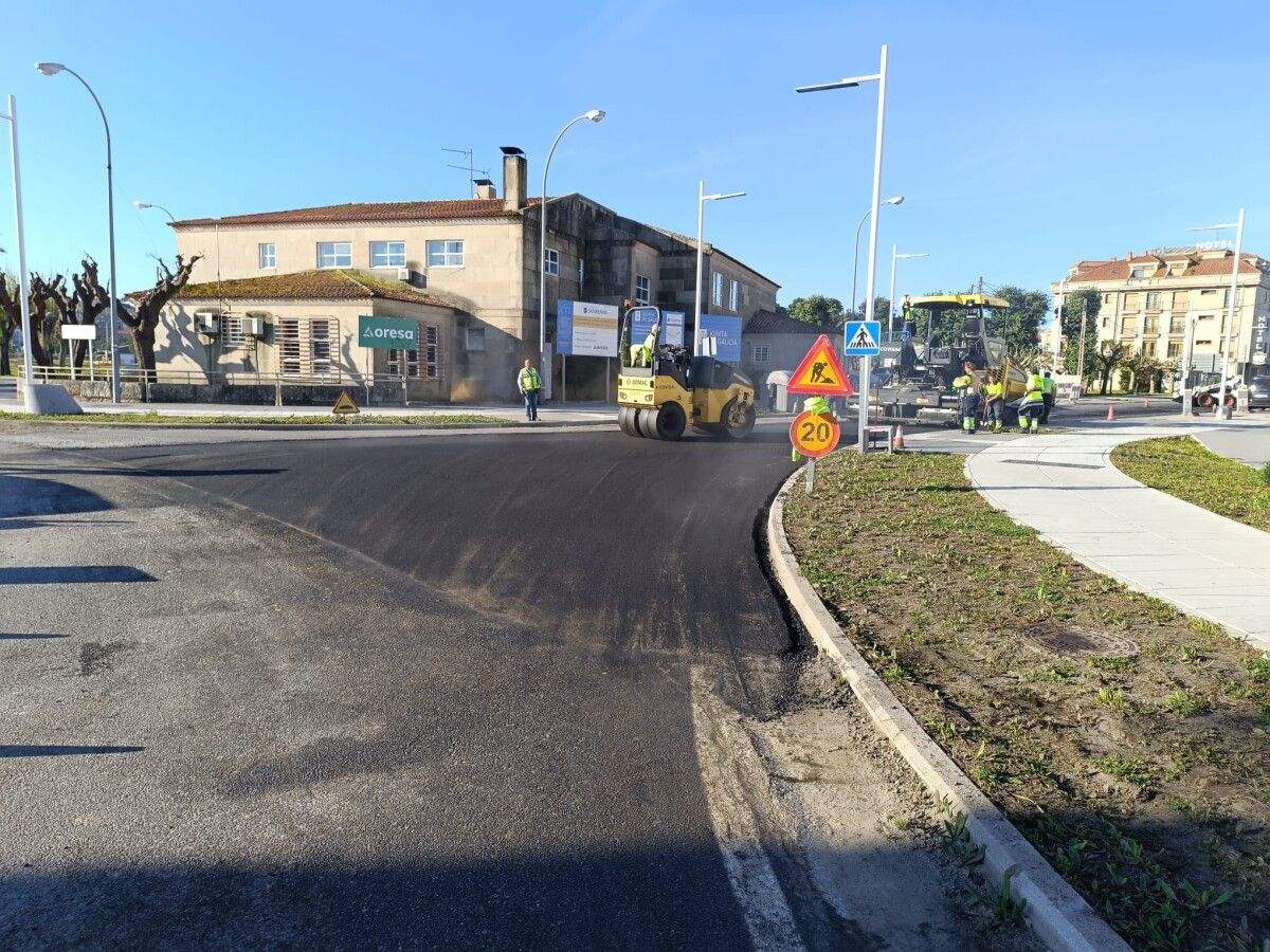 As obras do boulevard de Portonovo afrontan os primeiros tramos de asfaltado