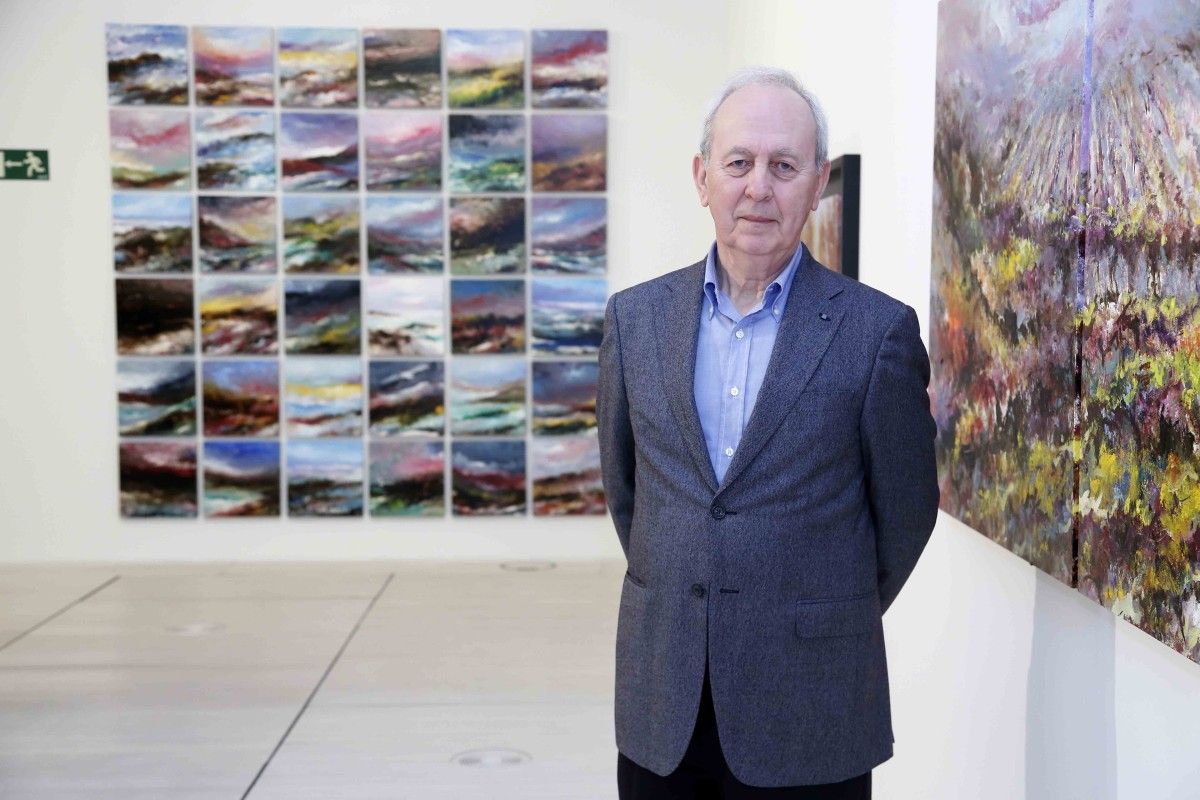 Álex Vázquez, na exposición antolóxica da súa obra no Museo de Pontevedra