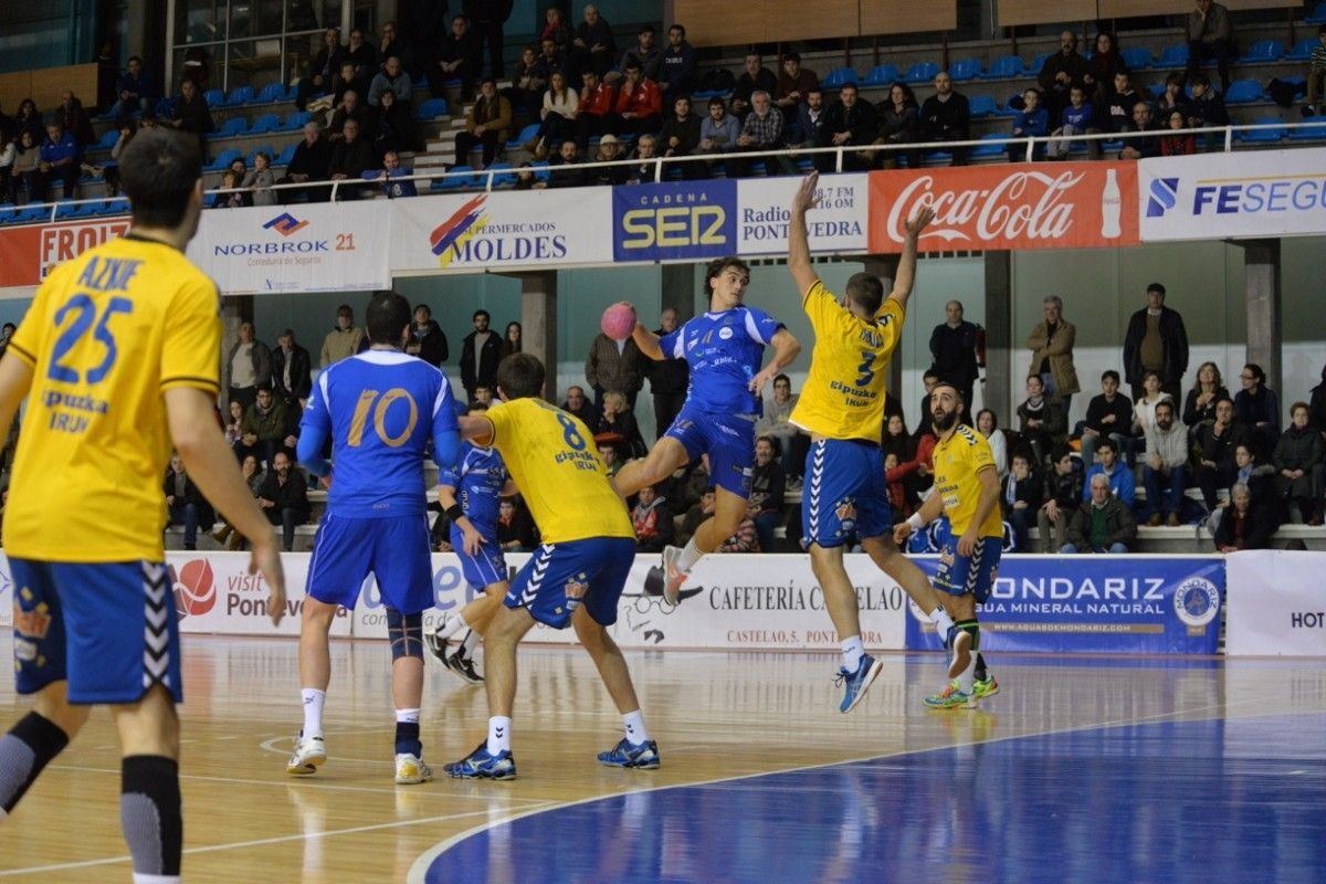 Partido entre Teucro y Bidasoa en el Municipal