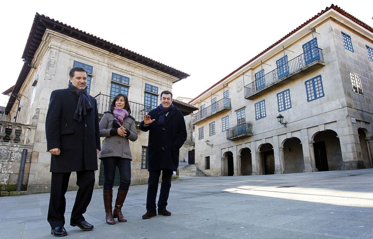 Jacobo Moreira, Ana Isabel Vázquez e Román Rodríguez, do Partido Popular, ante o Museo de Pontevedra Jacobo Moreira, Ana Isabel Vázquez e Román Rodríguez, do Partido Popular, ante o Museo de Pontevedra