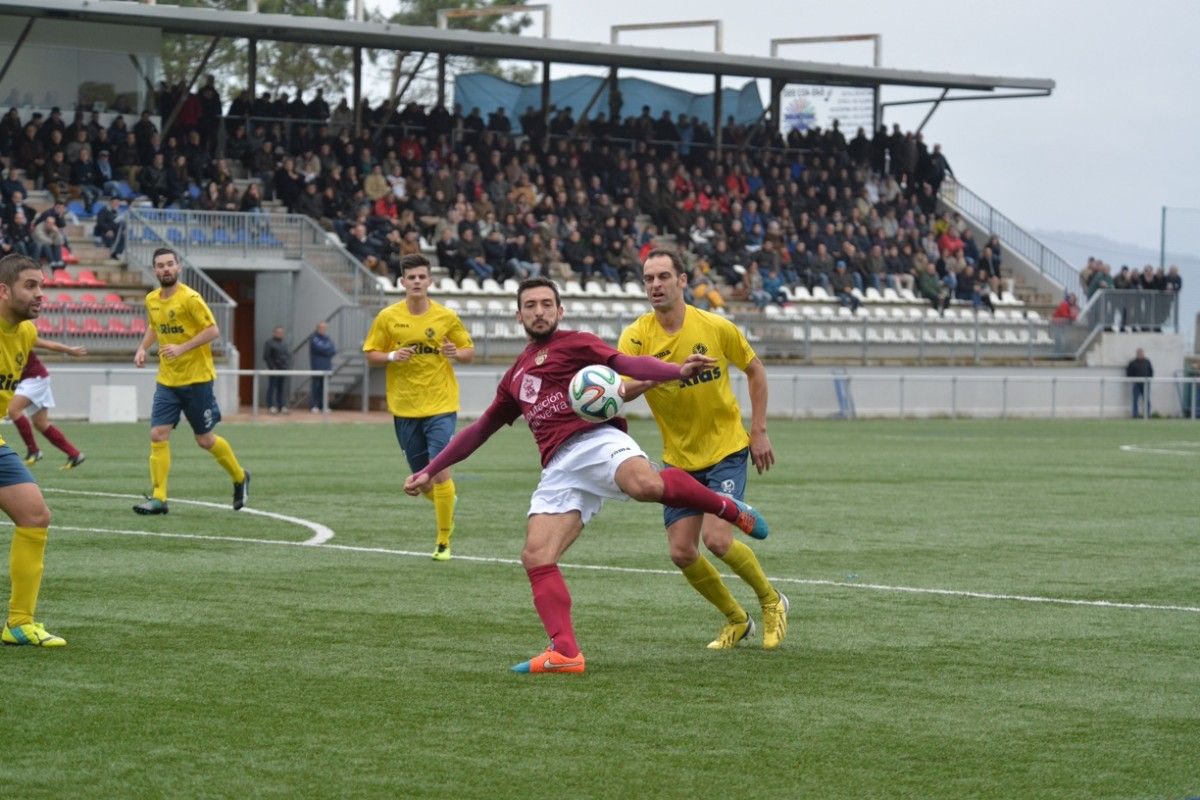 Partido entre Xuventú Sanxenxo e Pontevedra en Baltar de Arriba