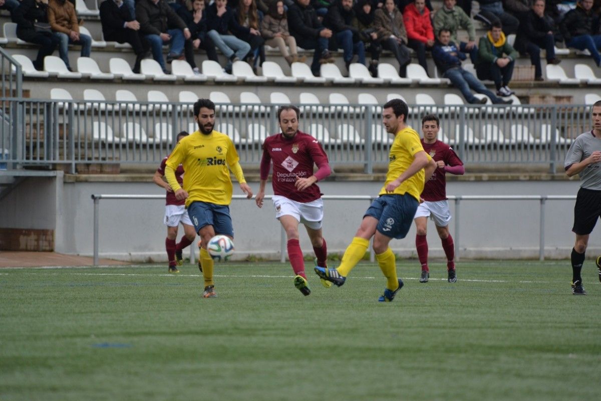 Partido entre Xuventú Sanxenxo y Pontevedra en Baltar de Arriba