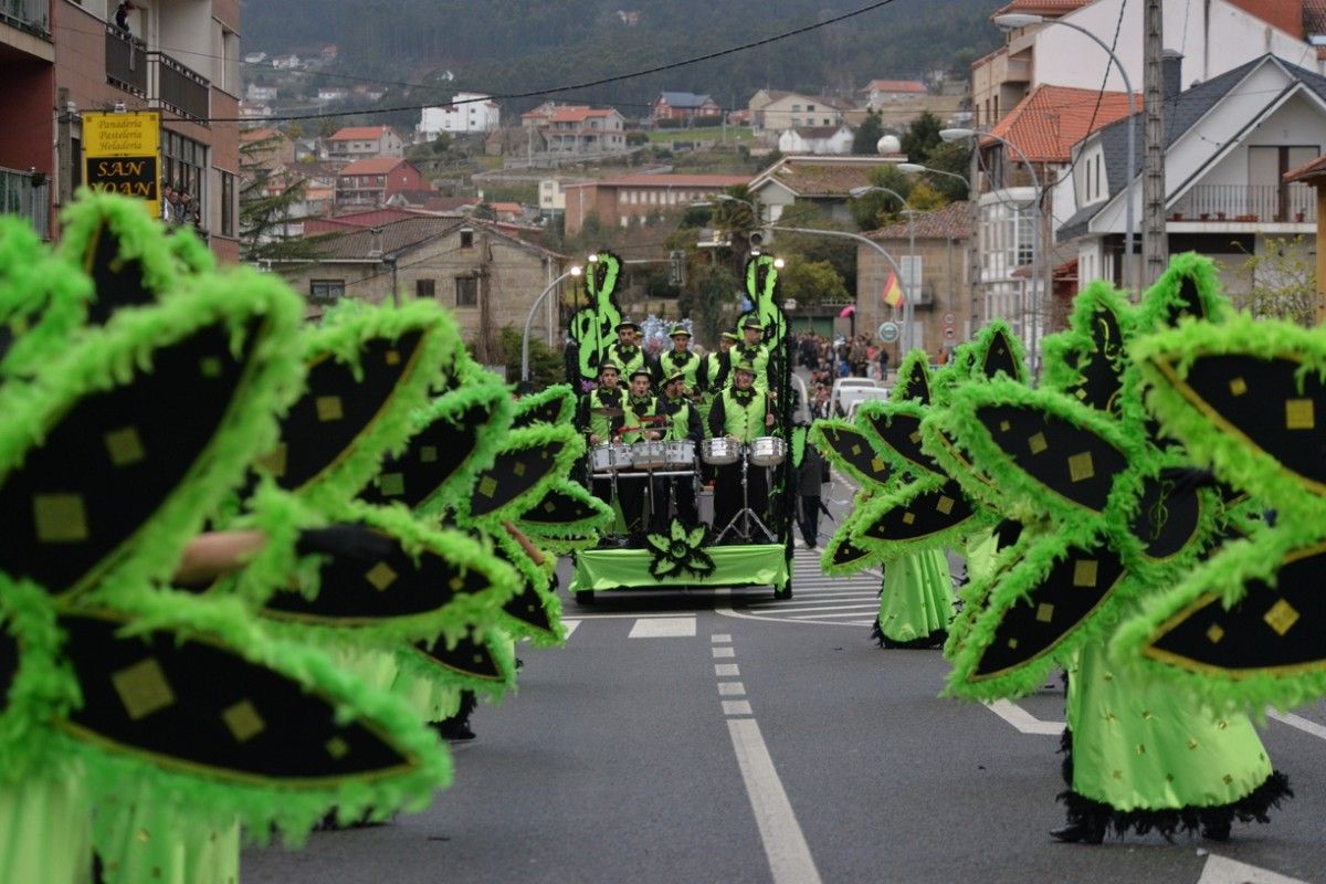 Desfile de entroido en Poio Desfile de entroido en Poio