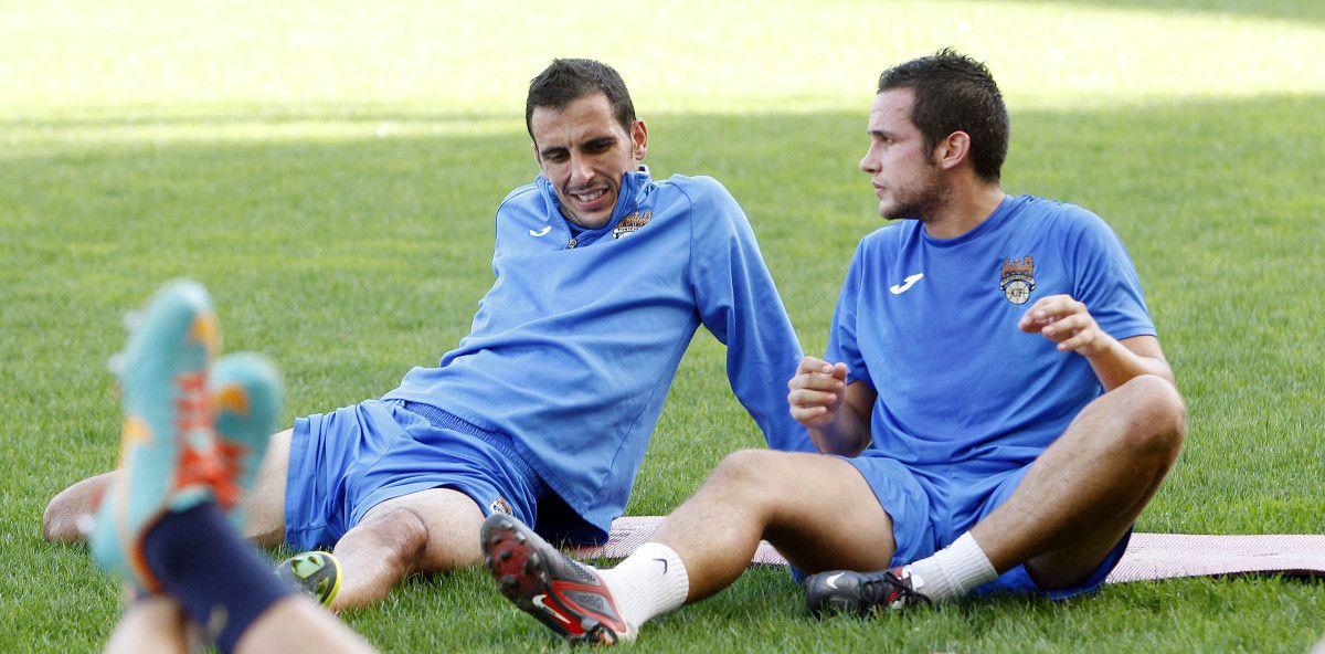 Capi e Campillo facendo traballo de recuperación en Pasarón