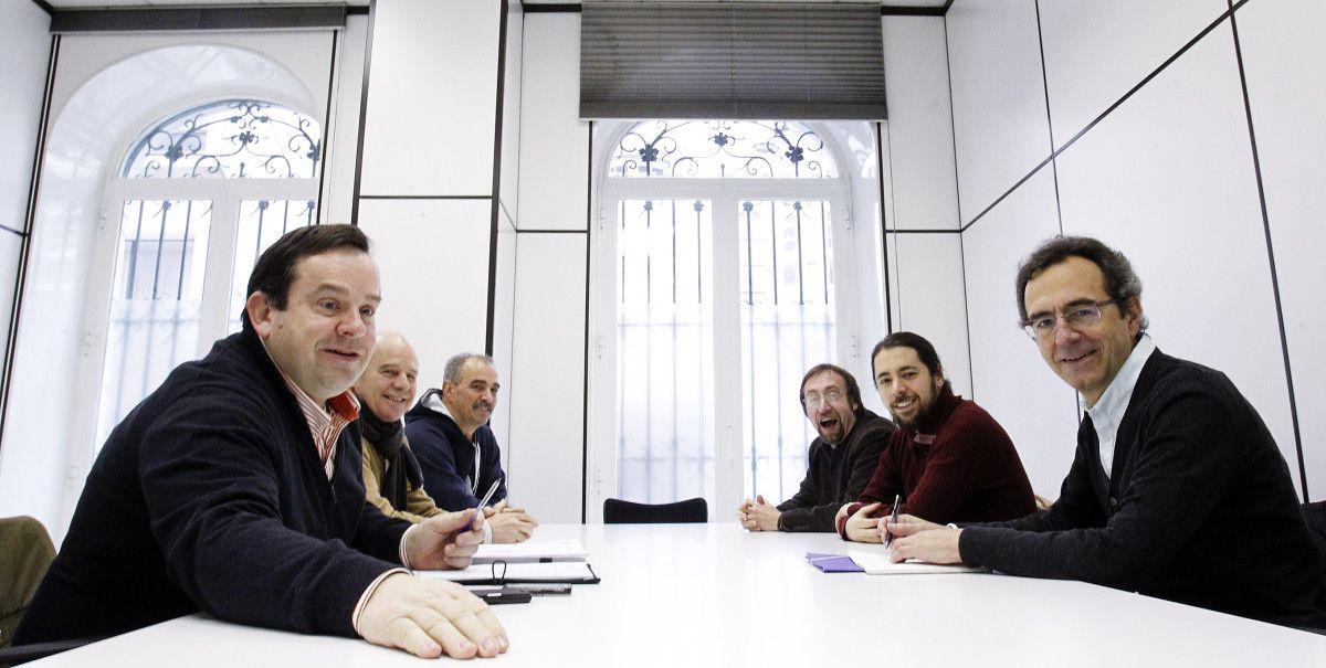 Xuntanza de Marea Pontevedra con representantes da xunta de persoal do Concello