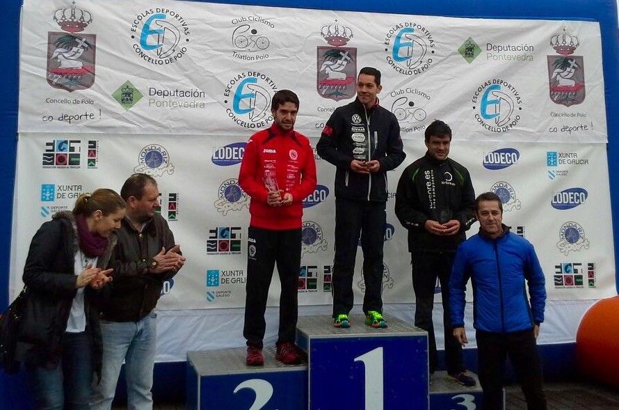 Podio masculino del IX Duatlón Cross Concello de Poio