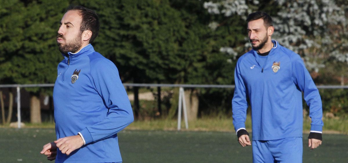 Jacobo y Pablo Carnero en un entrenamiento del Pontevedra en A Xunqueira Jacobo y Pablo Carnero en un entrenamiento del Pontevedra en A Xunqueira