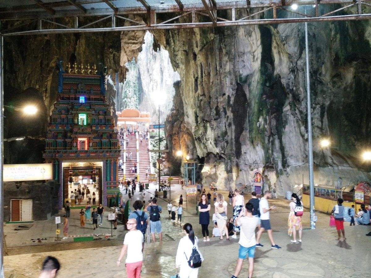Interior do primeiro recinto da Cova do Templo