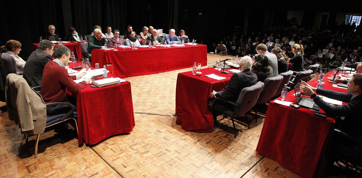Pleno municipal no Teatro Principal de Pontevedra
