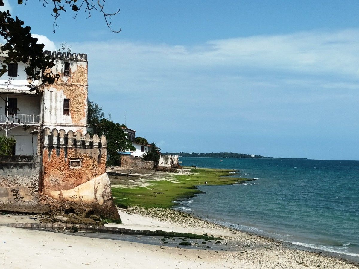 Costa de Stone Town