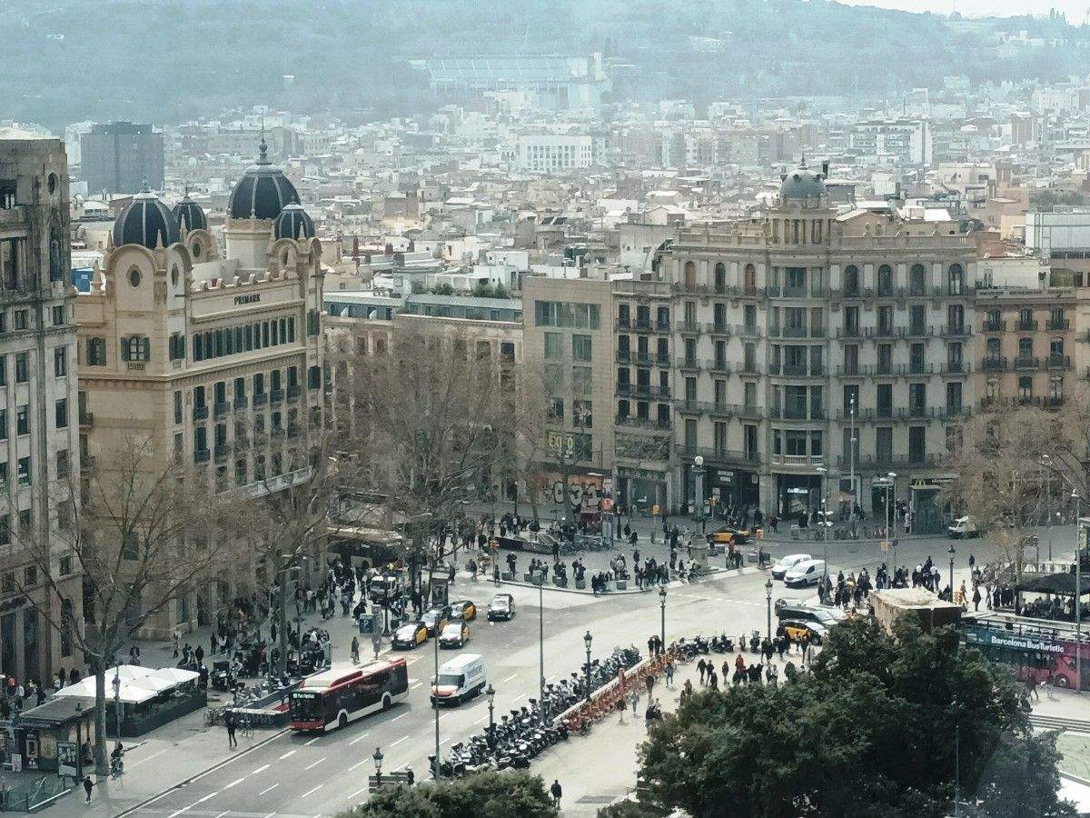 Comezo da Rambla na Praza de Catalunya