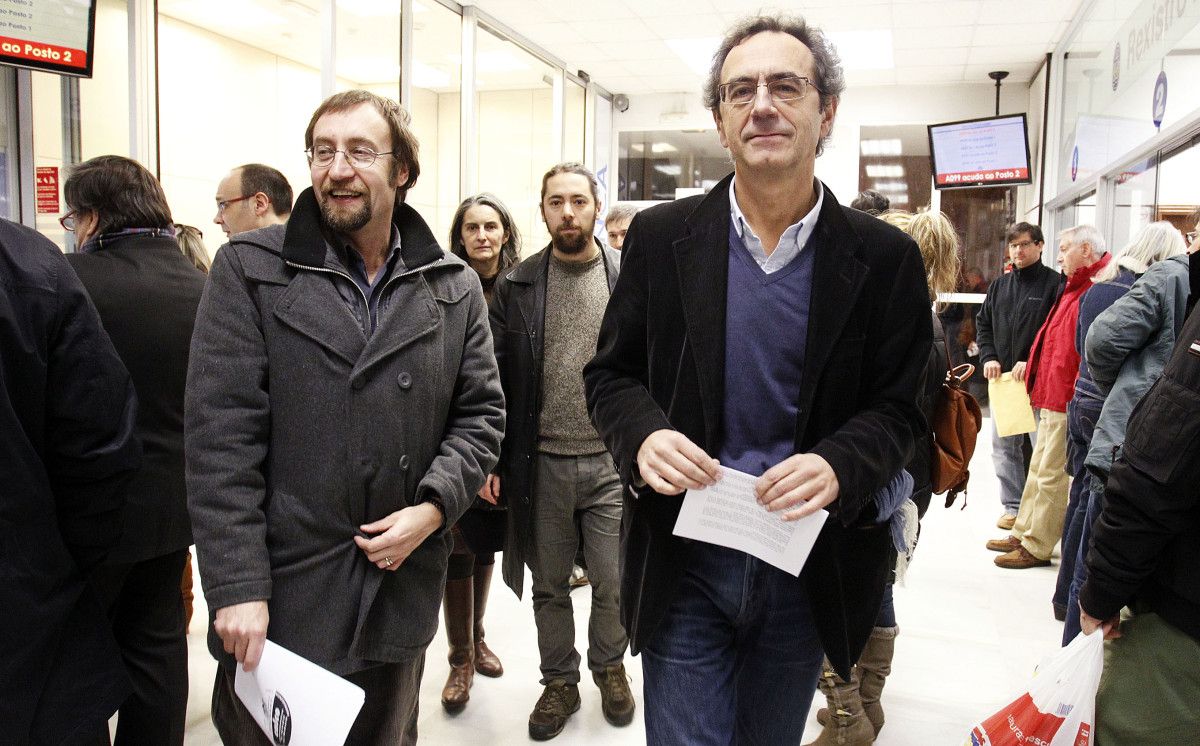 Luis Rei, candidato de Marea Pontevedra, en el Registro municipal