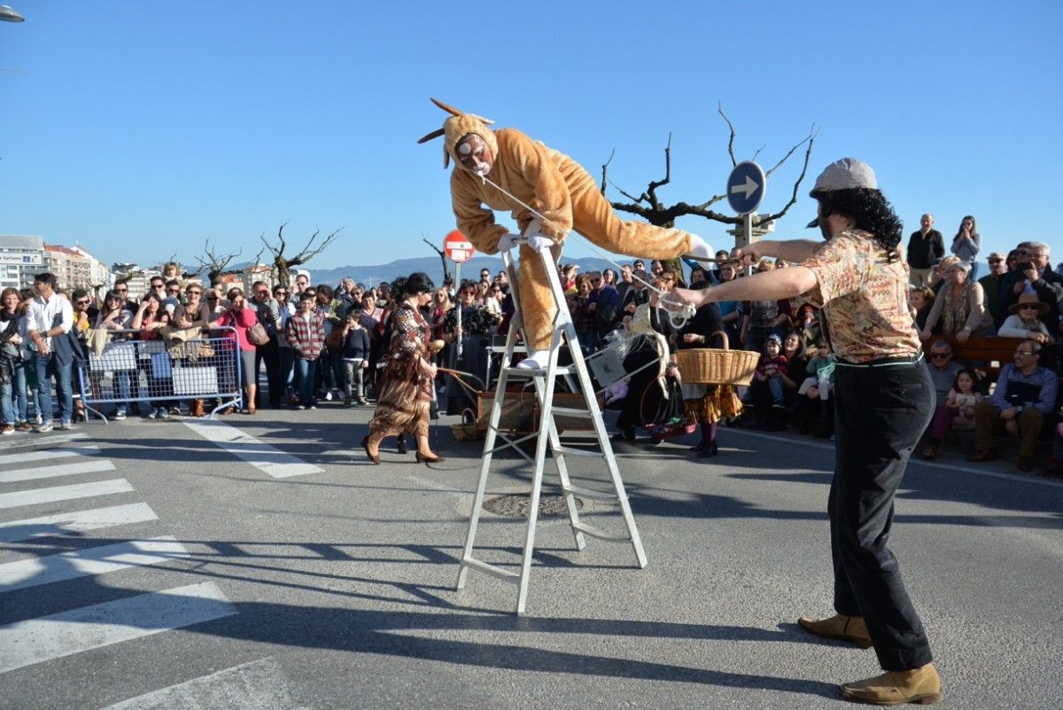 Desfile de Entroido e concurso de disfraces en Sanxenxo Desfile de Entroido e concurso de disfraces en Sanxenxo