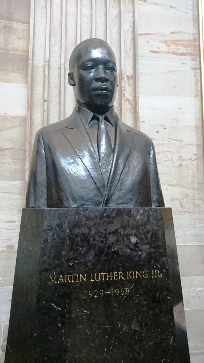 Estatua de Martin Luther King na rotonda do Capitolio