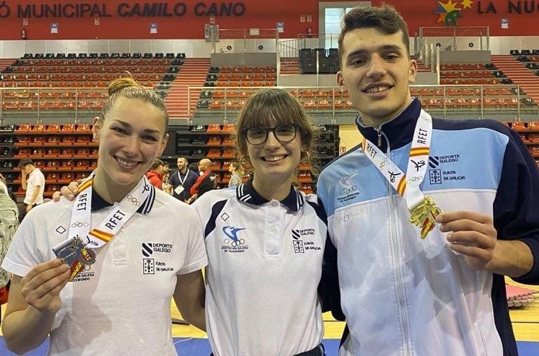 Arlet Ortiz, Yadira Rodríguez e Sergio Troitiño, taekwondistas do Mat's de Marín