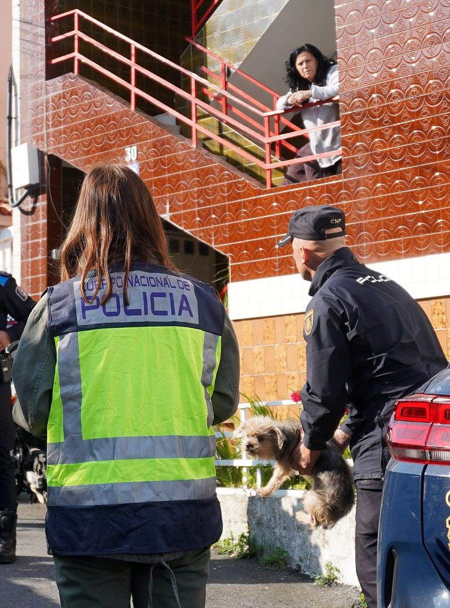 Axentes da Policía Nacional