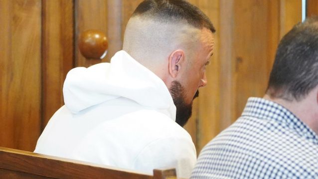 Carlos Silla no banco dos acusados da Audiencia de Pontevedra Carlos Silla no banco dos acusados da Audiencia de Pontevedra