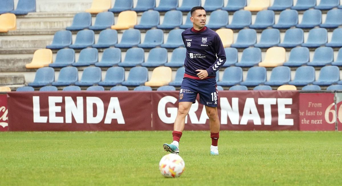 Partido de homenaxe a Charles no Estadio Municipal de Pasarón