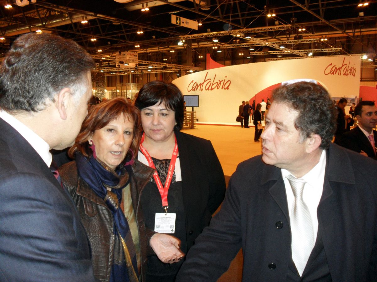 Saludo entre Fernández Lores y Telmo Martín