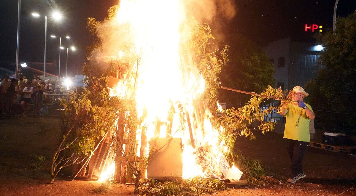 Cacharela de San Xoán da Asociación de Veciños Eduardo Pondal 
