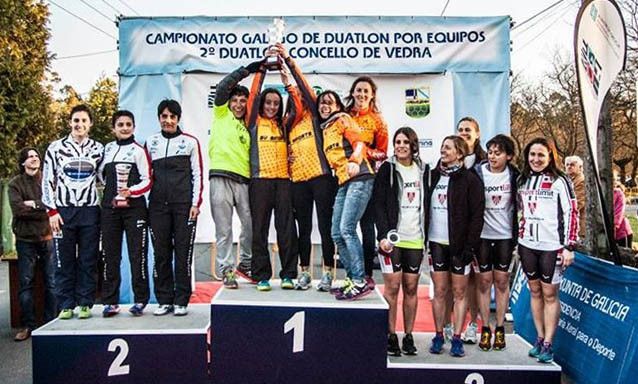 Equipo femenino del GV Sports en el podio del Campeonato Gallego de Duatlón
