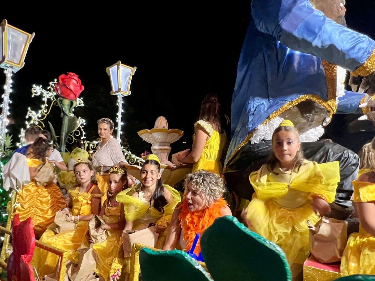 Batalla de flores nocturna de Marín 2023