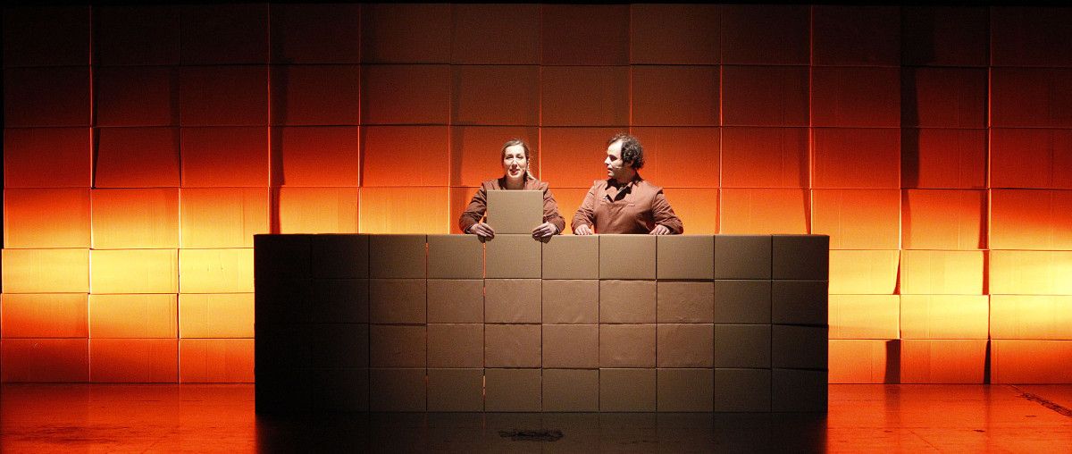 Representación da obra "Luppo" de Baobab Teatro no Salón do Libro Representación da obra "Luppo" de Baobab Teatro no Salón do Libro