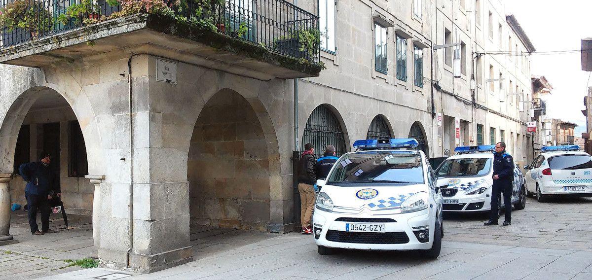 Redada de la Policía Local en la Plaza de A Estrela