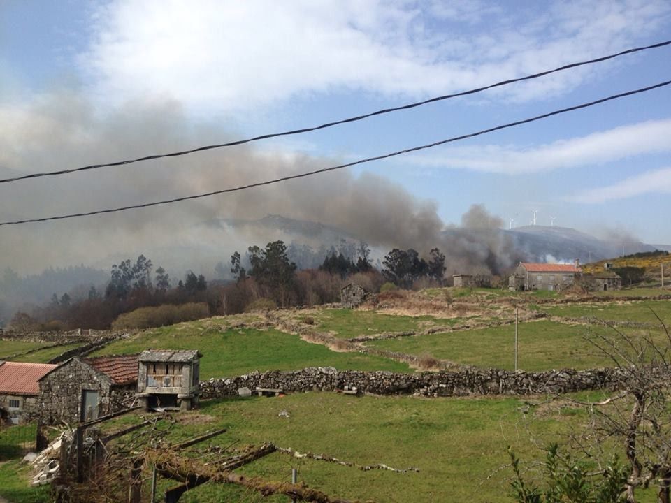 Incendio forestal na Lama (arquivo)