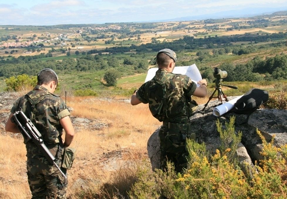 Una de las tareas de los soldados que desempeñan la operación es la vigilancia de largas extensiones de terreno