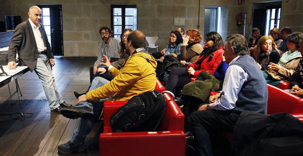 Reunión de Agustín Fernández con las ANPAS de Pontevedra