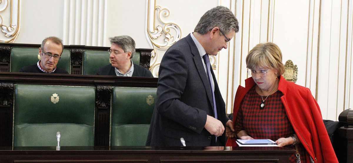 Los diputados del PSOE Santos Héctor e Isaura Abelairas