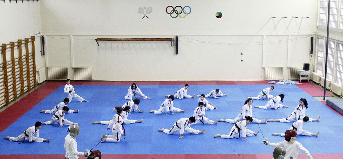 Adestramentos de esgrima e taekwondo no antigo pavillón da ONCE