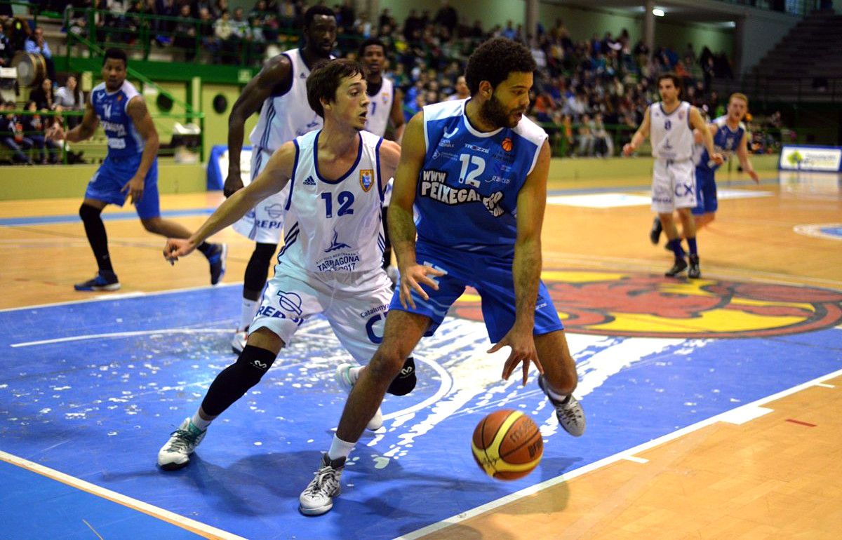 Gregorio Adón nun partido entre Peixegalego e Basquet Tarragona na Raña