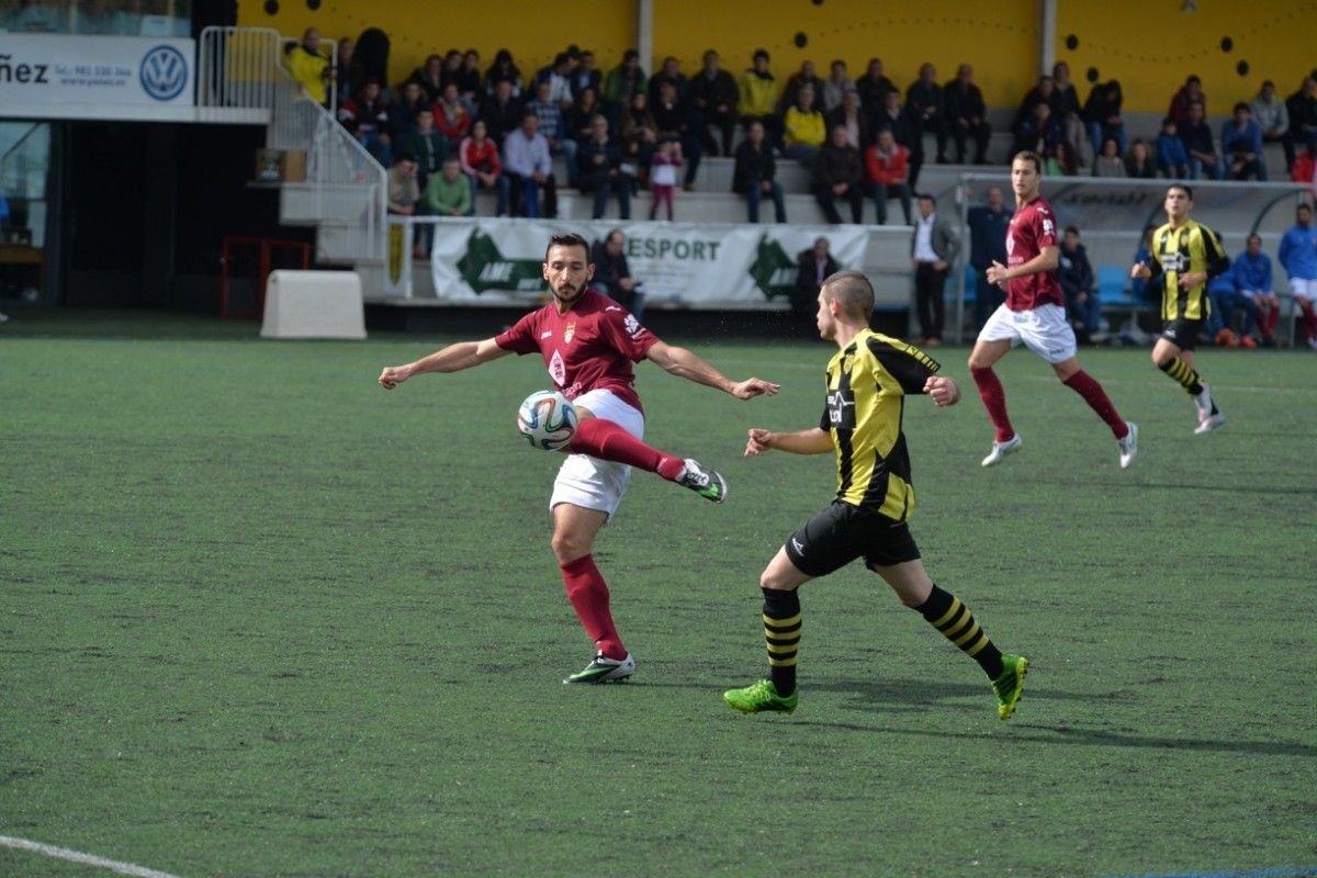 Partido entre Bertamiráns y Pontevedra en Ames