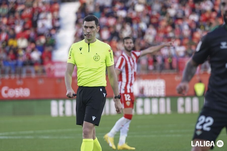 Alejandro Muñiz, no partido de Primeira División entre Almería e Betis